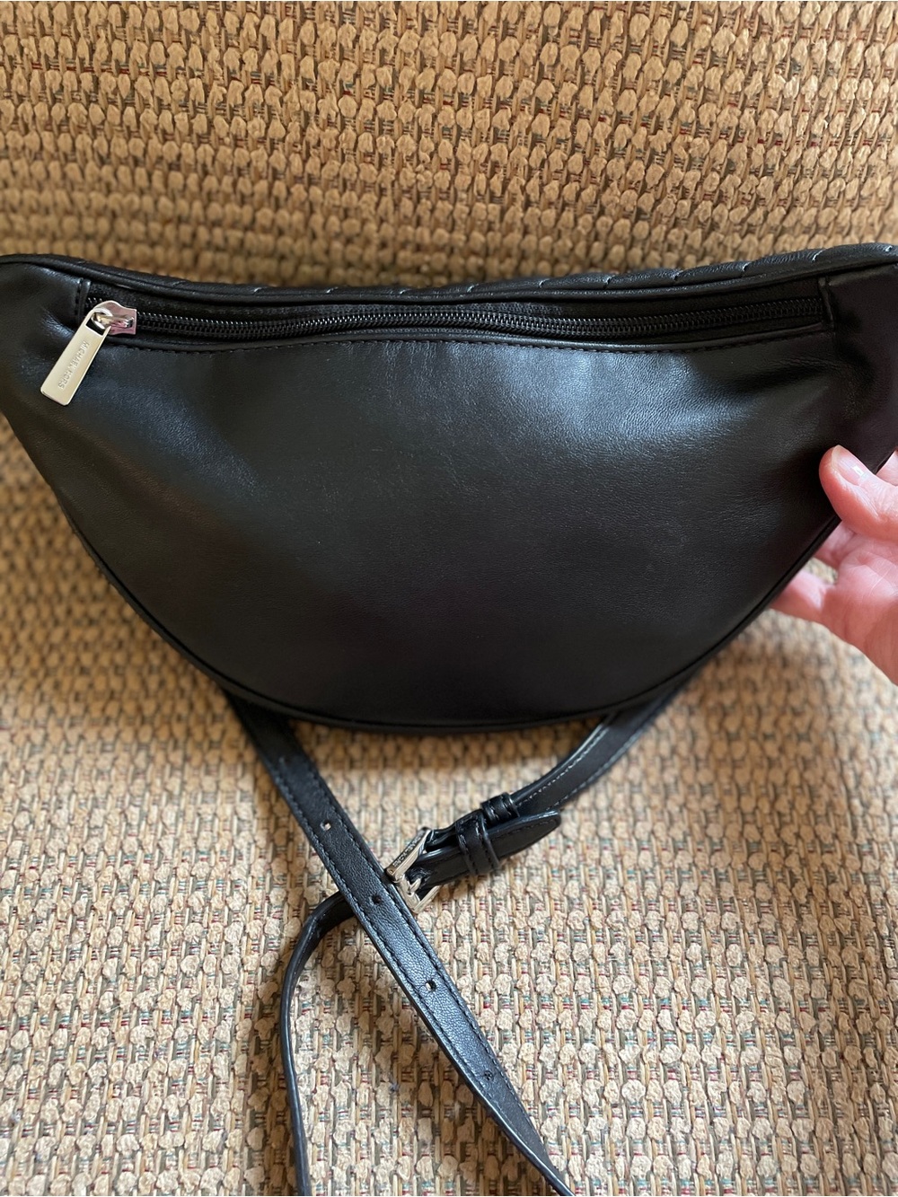 Michael Kors Crossbody. GUC. - Picture 2 of 8